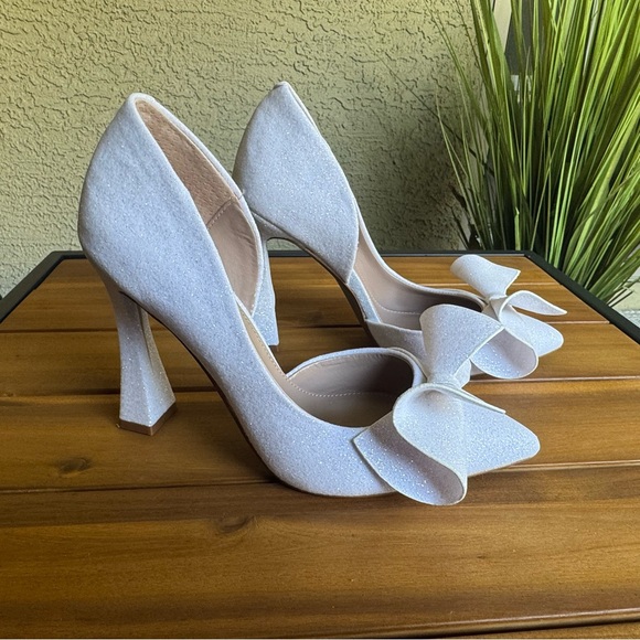 Betsey Johnson Glittery White Bow Heels - Picture 3 of 6